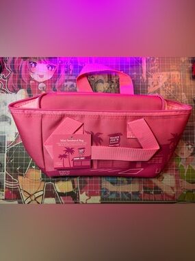 NWT Trader Joe’s Hot Pink Mini Insulated Lunch Bag limited edition